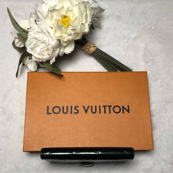 Louis Vuitton Authentic Green Vernis Agenda w/Ruler/Card Slots(Date Code:SP1160) - Picture 6 of 14